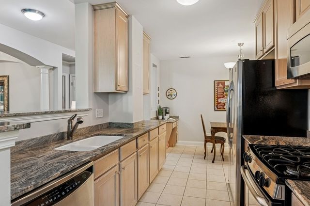 2700 Summit Drive 409, Glenview, IL 60025