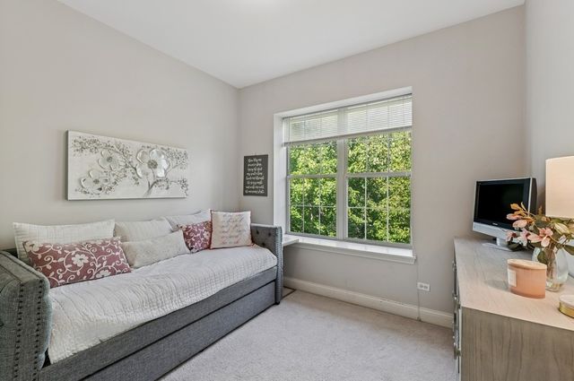 2700 Summit Drive 409, Glenview, IL 60025