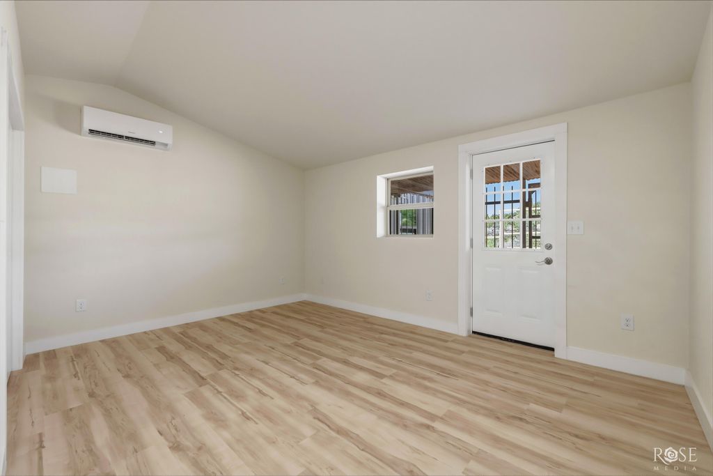 Image 19 of property listing at 10261 N Us Highway 277, San Angelo, TX 76905