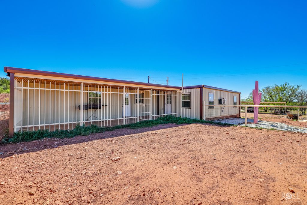 Image 25 of property listing at 10261 N Us Highway 277, San Angelo, TX 76905