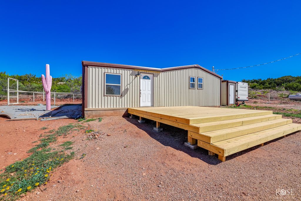 Image 4 of property listing at 10261 N Us Highway 277, San Angelo, TX 76905