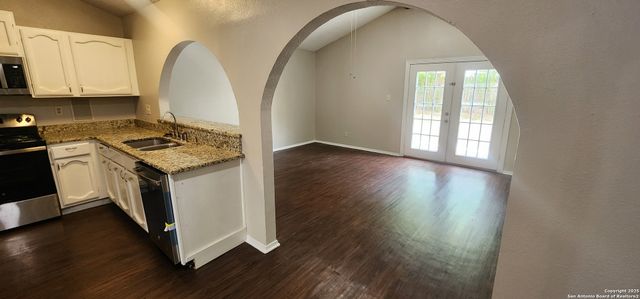 9507 QUICKSILVER DR, San Antonio, TX 78245