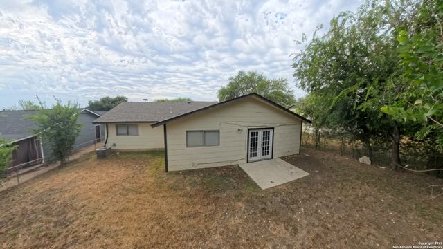 9507 QUICKSILVER DR, San Antonio, TX 78245