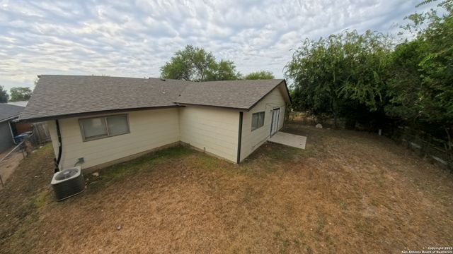 9507 QUICKSILVER DR, San Antonio, TX 78245