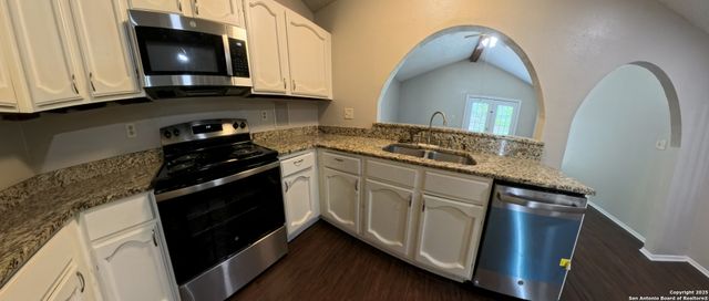 9507 QUICKSILVER DR, San Antonio, TX 78245