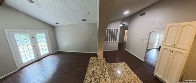 9507 QUICKSILVER DR, San Antonio, TX 78245