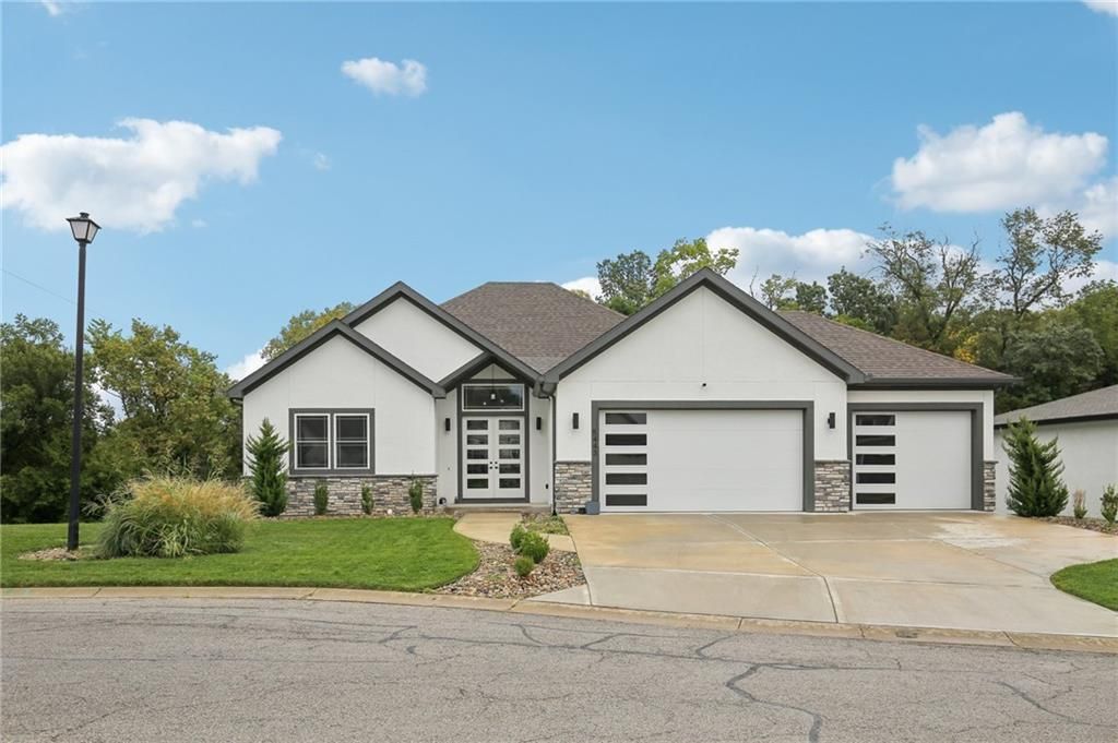 5443 N 101 Terrace, Kansas City, KS 66109