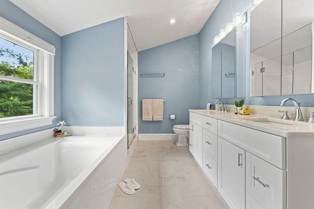 32 Parkvale Rd, Needham, MA 02492