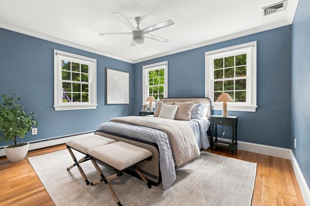 32 Parkvale Rd, Needham, MA 02492