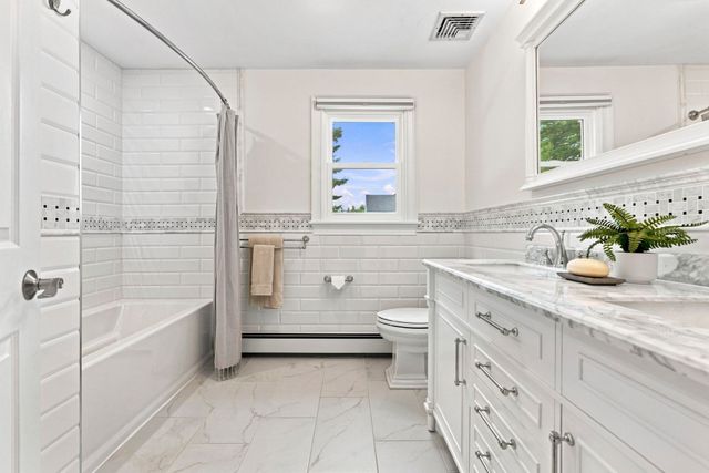 32 Parkvale Rd, Needham, MA 02492
