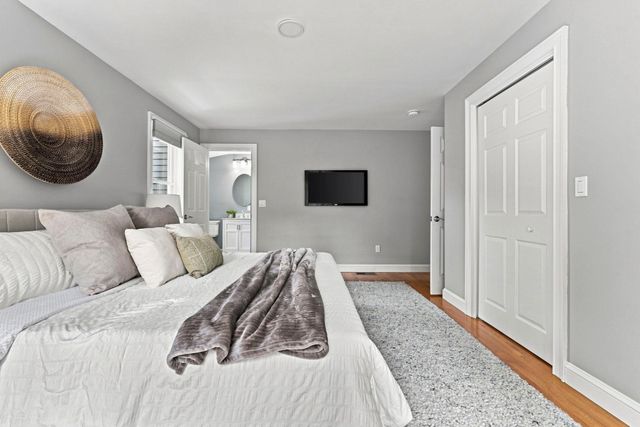 32 Parkvale Rd, Needham, MA 02492