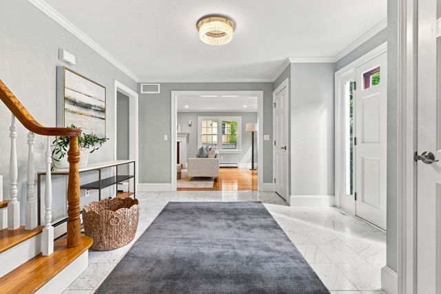 32 Parkvale Rd, Needham, MA 02492