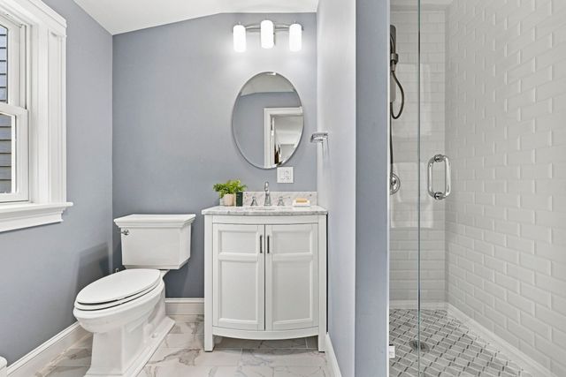 32 Parkvale Rd, Needham, MA 02492