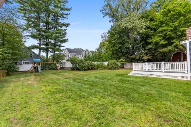32 Parkvale Rd, Needham, MA 02492