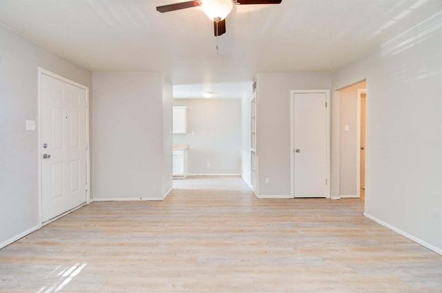 3302 Salisbury Avenue, Lubbock, TX 79410