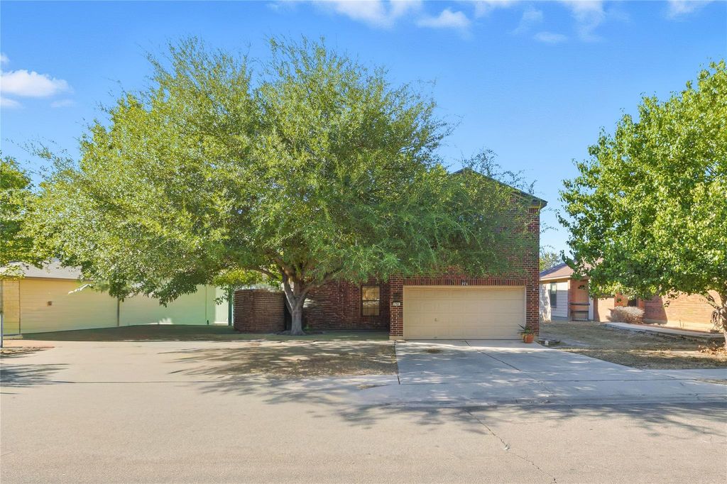 216 Capistrano DR, San Marcos, TX 78666