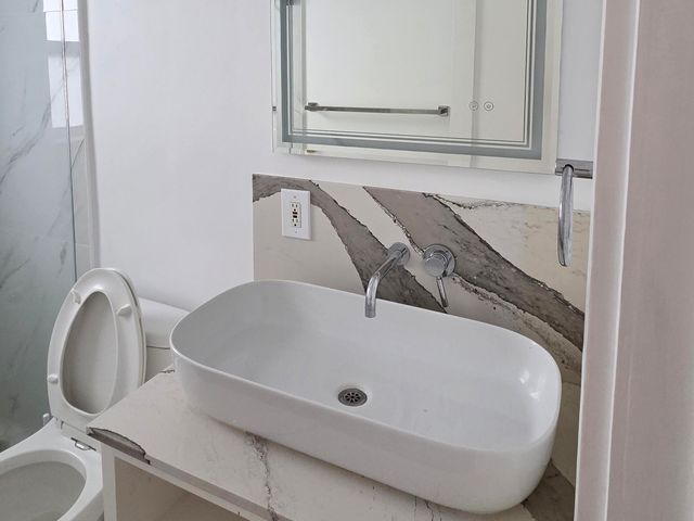 1001 SE 16th Street 7, Fort Lauderdale, FL 33316