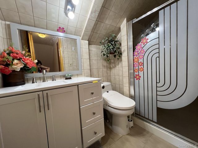 7 hope, Hicksville, NY 11801