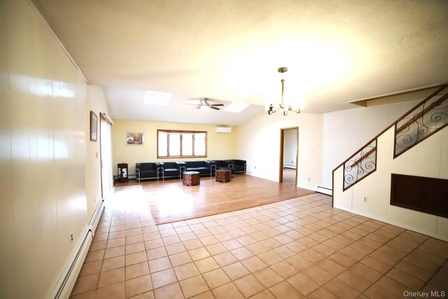 7 hope, Hicksville, NY 11801