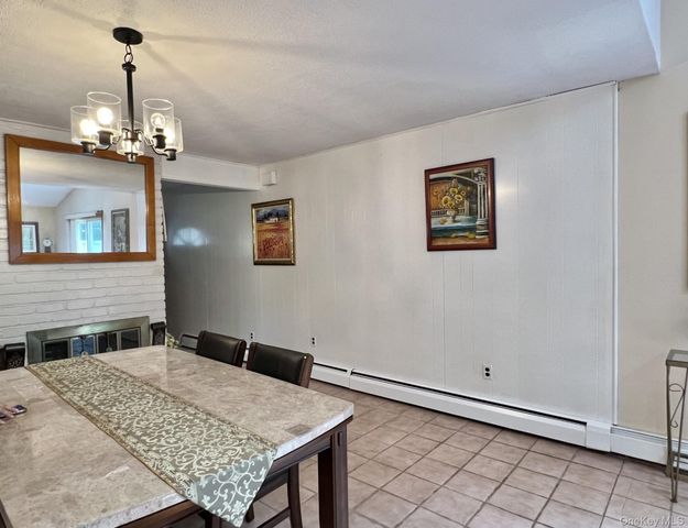 7 hope, Hicksville, NY 11801