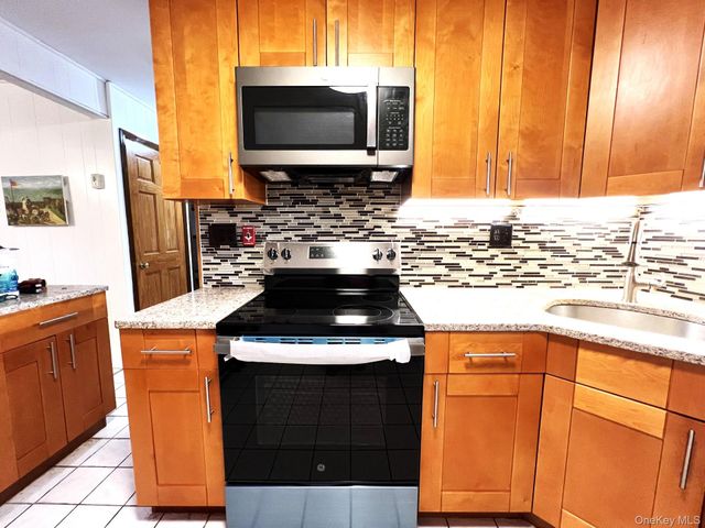 7 hope, Hicksville, NY 11801