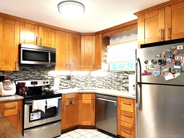 7 hope, Hicksville, NY 11801