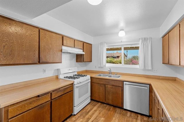 715 S Upas, Escondido, CA 92025