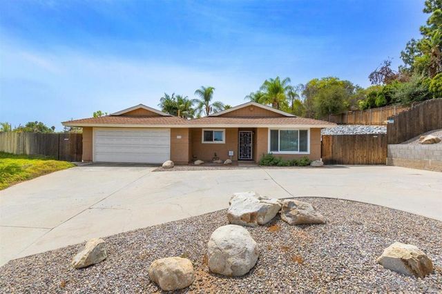 715 S Upas, Escondido, CA 92025