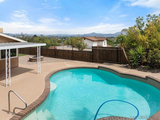 715 S Upas, Escondido, CA 92025