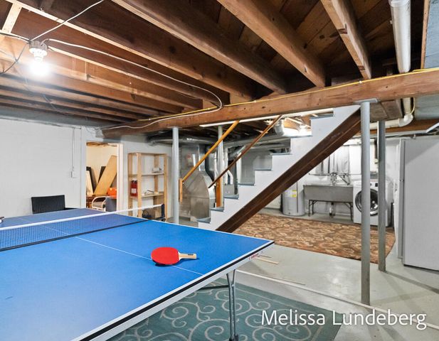 220 Barber Street, Spring Lake Vllg, MI 49456