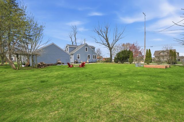 220 Barber Street, Spring Lake Vllg, MI 49456