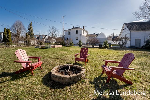 220 Barber Street, Spring Lake Vllg, MI 49456