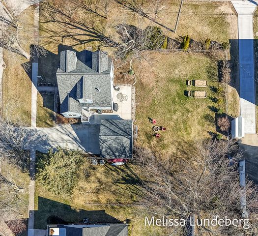 220 Barber Street, Spring Lake Vllg, MI 49456