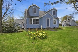 220 Barber Street, Spring Lake Vllg, MI 49456