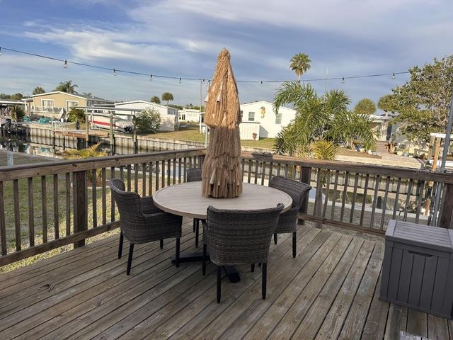 122 W SAINT ANNES CIRCLE, Apollo Beach, FL 33572