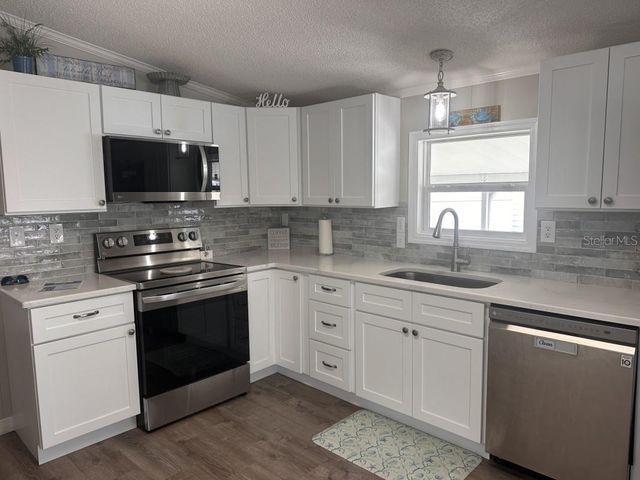 122 W SAINT ANNES CIRCLE, Apollo Beach, FL 33572