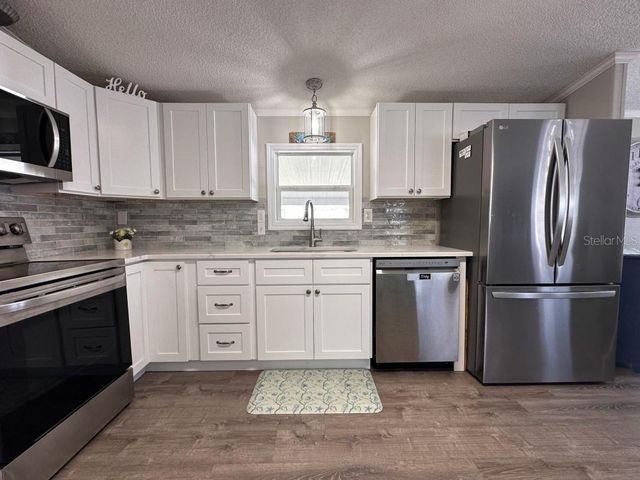 122 W SAINT ANNES CIRCLE, Apollo Beach, FL 33572