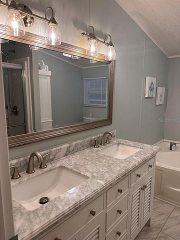 122 W SAINT ANNES CIRCLE, Apollo Beach, FL 33572