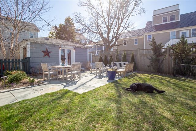 21 Lee Avenue, Newport, RI 02840