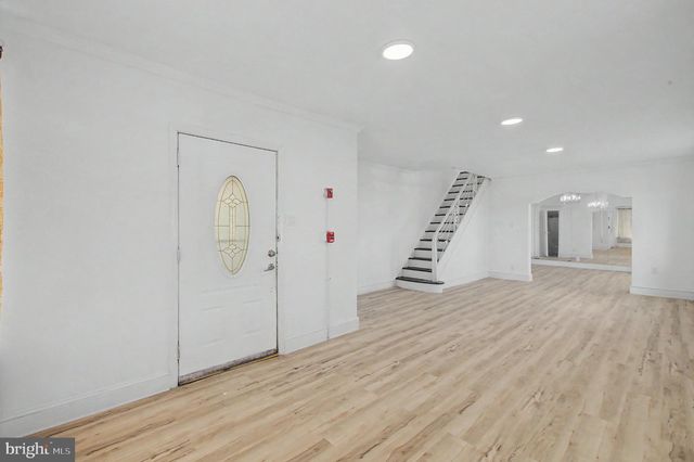 5262 E ROOSEVELT BLVD, Philadelphia, PA 19124