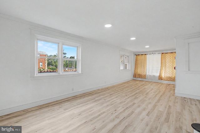 5262 E ROOSEVELT BLVD, Philadelphia, PA 19124