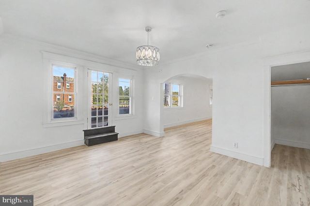 5262 E ROOSEVELT BLVD, Philadelphia, PA 19124