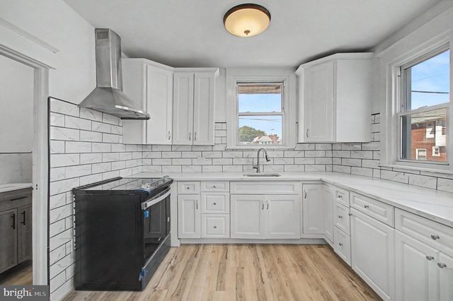 5262 E ROOSEVELT BLVD, Philadelphia, PA 19124