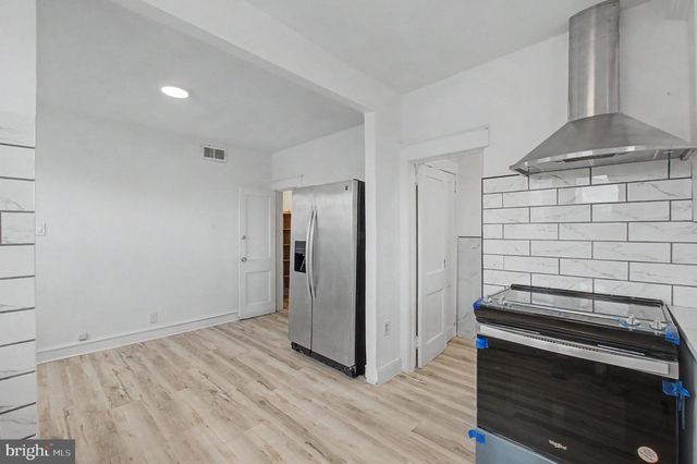 5262 E ROOSEVELT BLVD, Philadelphia, PA 19124