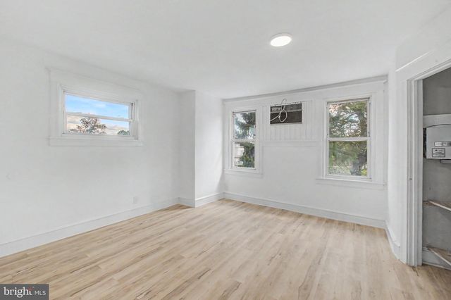 5262 E ROOSEVELT BLVD, Philadelphia, PA 19124