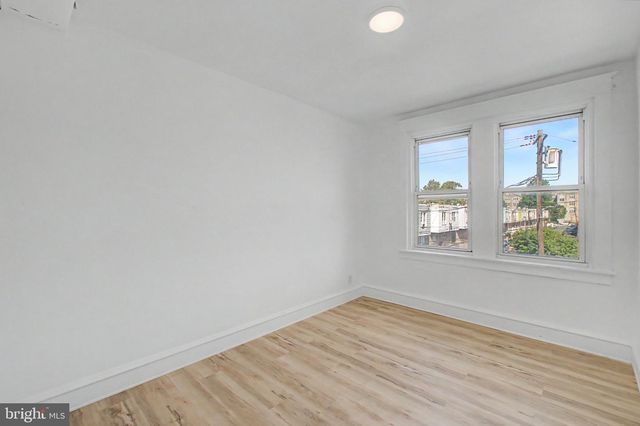 5262 E ROOSEVELT BLVD, Philadelphia, PA 19124