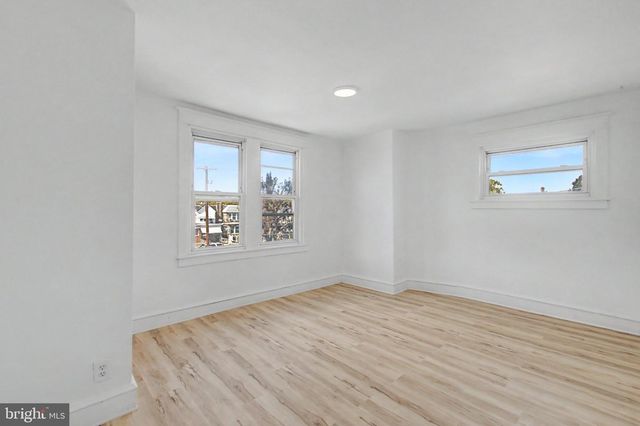 5262 E ROOSEVELT BLVD, Philadelphia, PA 19124