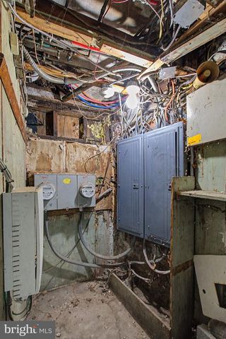 5262 E ROOSEVELT BLVD, Philadelphia, PA 19124