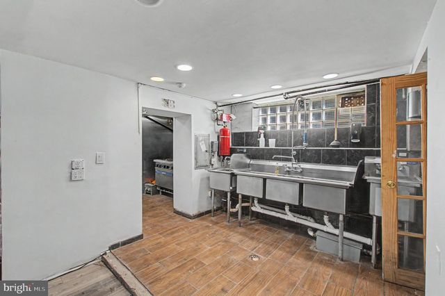 5262 E ROOSEVELT BLVD, Philadelphia, PA 19124