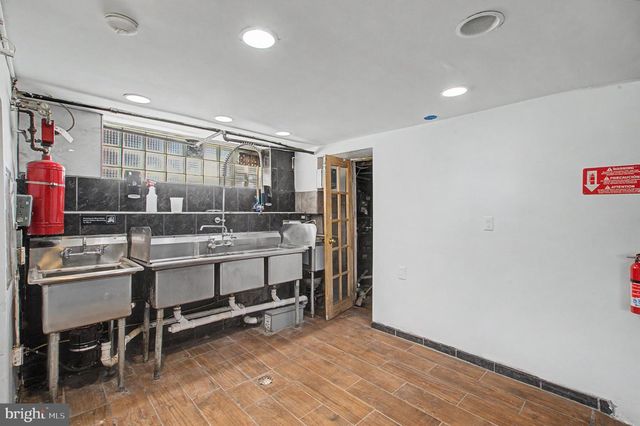 5262 E ROOSEVELT BLVD, Philadelphia, PA 19124